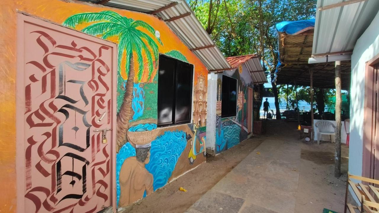 12 Monks - Beachside Hostel Arambol Dış mekan fotoğraf