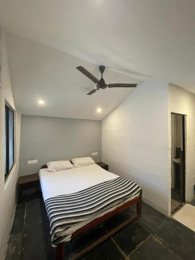 12 Monks - Beachside Hostel Arambol Dış mekan fotoğraf