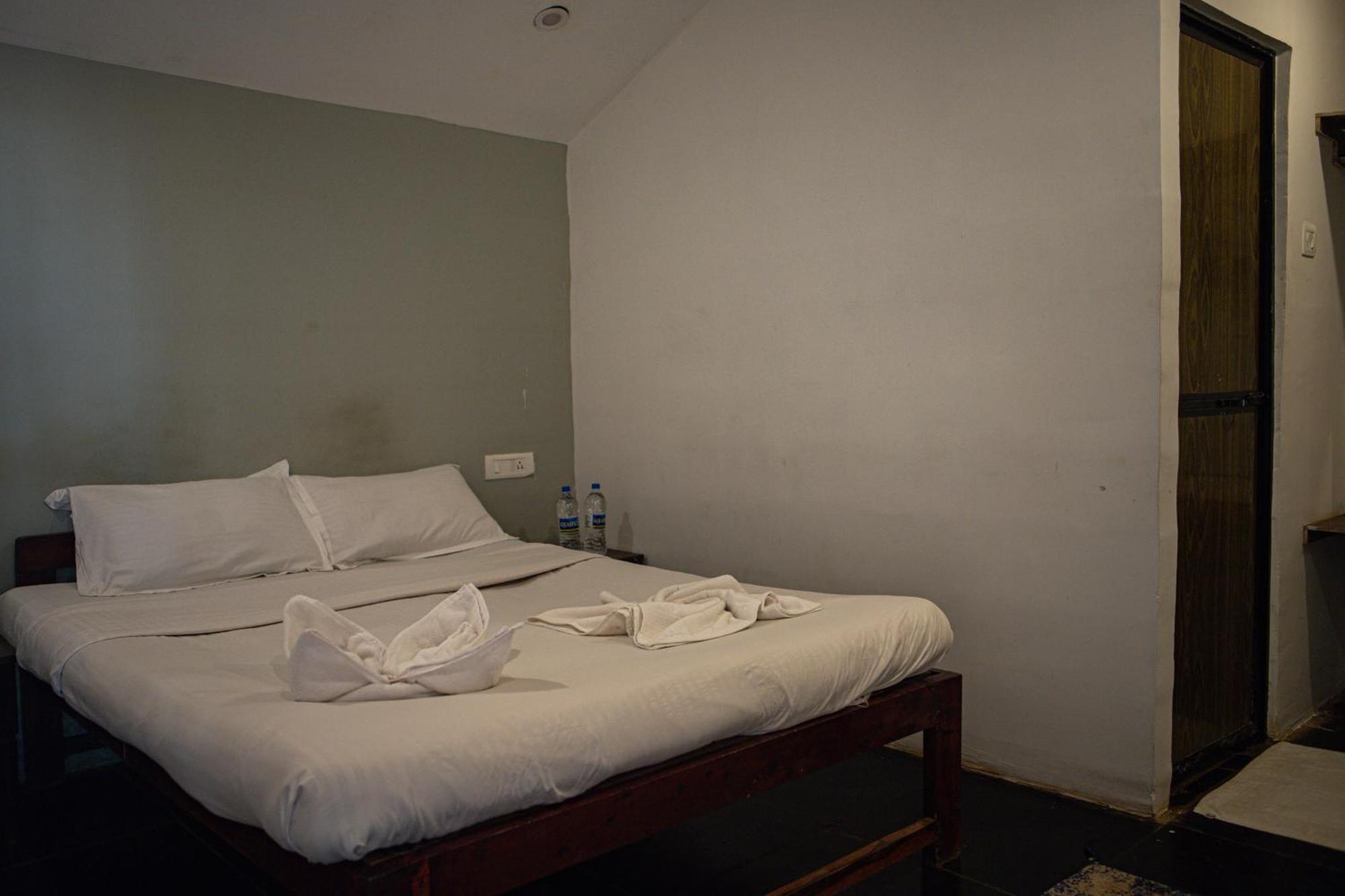 12 Monks - Beachside Hostel Arambol Dış mekan fotoğraf