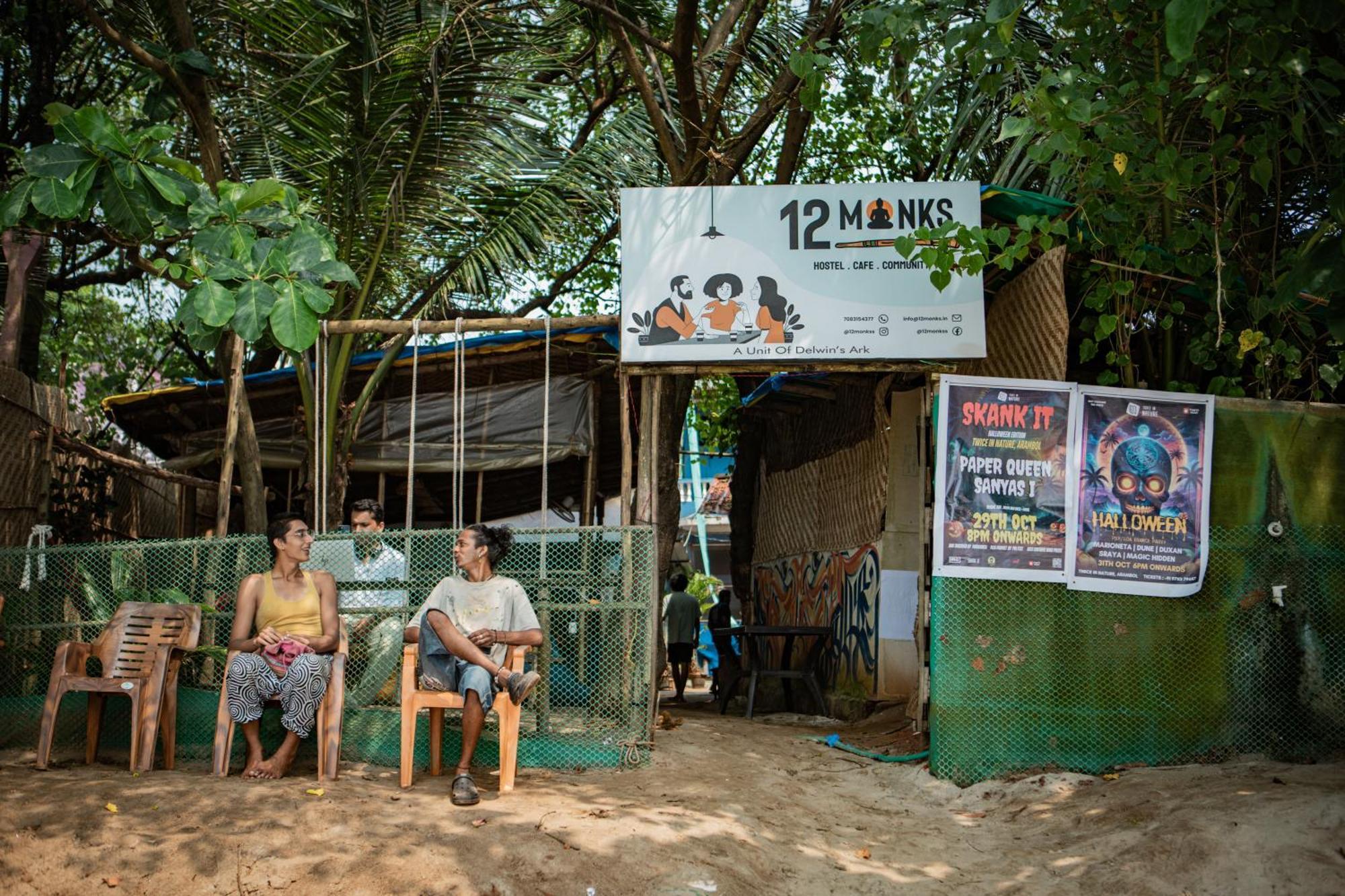 12 Monks - Beachside Hostel Arambol Dış mekan fotoğraf