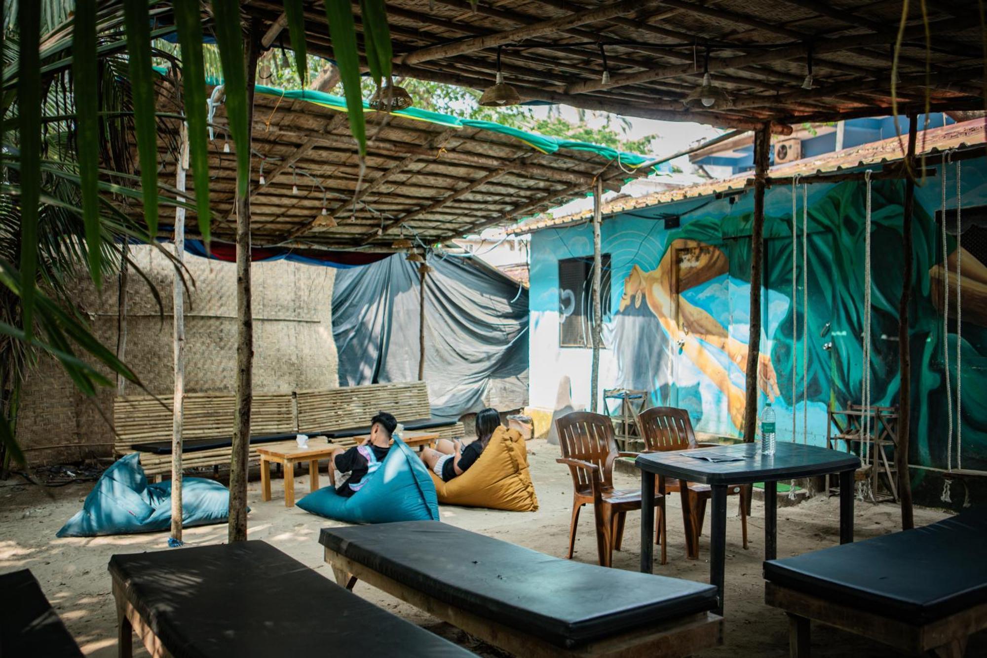 12 Monks - Beachside Hostel Arambol Dış mekan fotoğraf