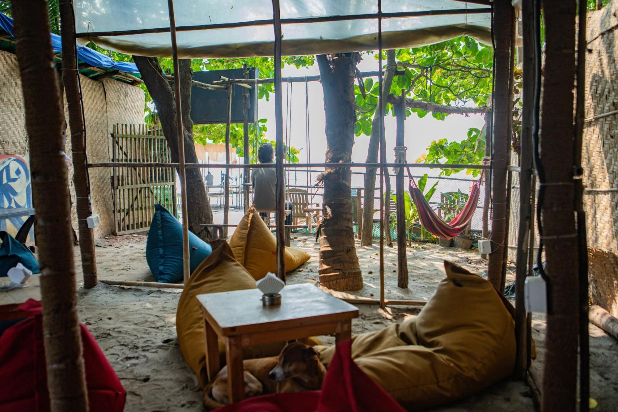 12 Monks - Beachside Hostel Arambol Dış mekan fotoğraf